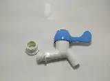 Kran Air Jempol PVC Engkol Ukuran 1/2 dengan Sambungan 3/4 — 3