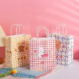 Paperbag Karakter Kartun Beruang Lucu Hampers Bahan Karton Sampul — 2