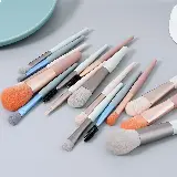 Kuas Make Up Free Pouch 1 Set terdiri dari 8 Kuas Aman Dan Nyaman — 4