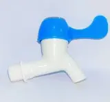 Kran Air Jempol PVC Engkol Ukuran 1/2 dengan Sambungan 3/4 — 4