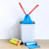 Plastik Sampah Roll Gulung Dengan Tali 45x50cm Isi 15 Lembar - Random — 4