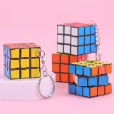 Gantungan Kunci Puzzle Dadu 3 x 3 x 3 cm dengan Bahan Karet — 1