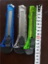 Pisau Kater Cutter Besar Plastik Transparan Dengan Safe Lock 18m — 6