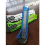 Pisau Cutter Besar Plastik Transparan Dengan Safe Lock 18m - Image 5