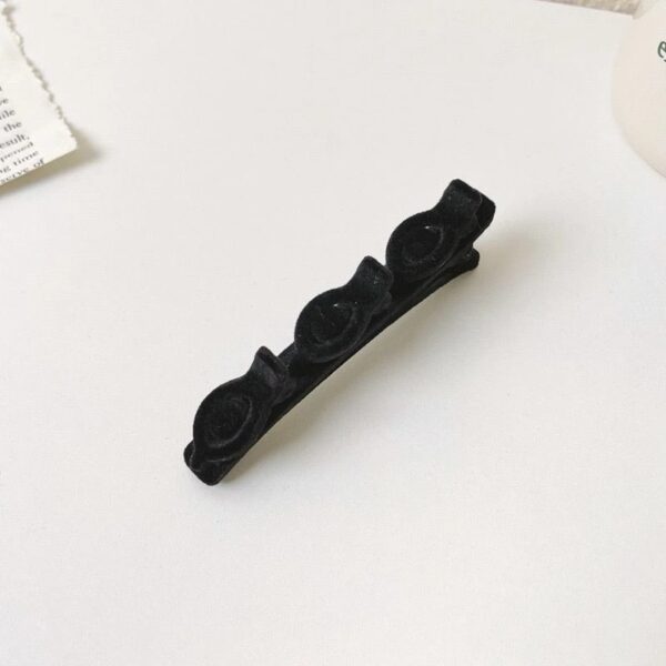 Jepit Rambut Velvet Mawar Cantik Aksesoris Elegan Untuk Wanita - Hitam