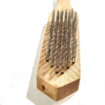 Sikat Baja Kawat 6 Baris Wire Brush Dengan Gagang Kayu - Image 5