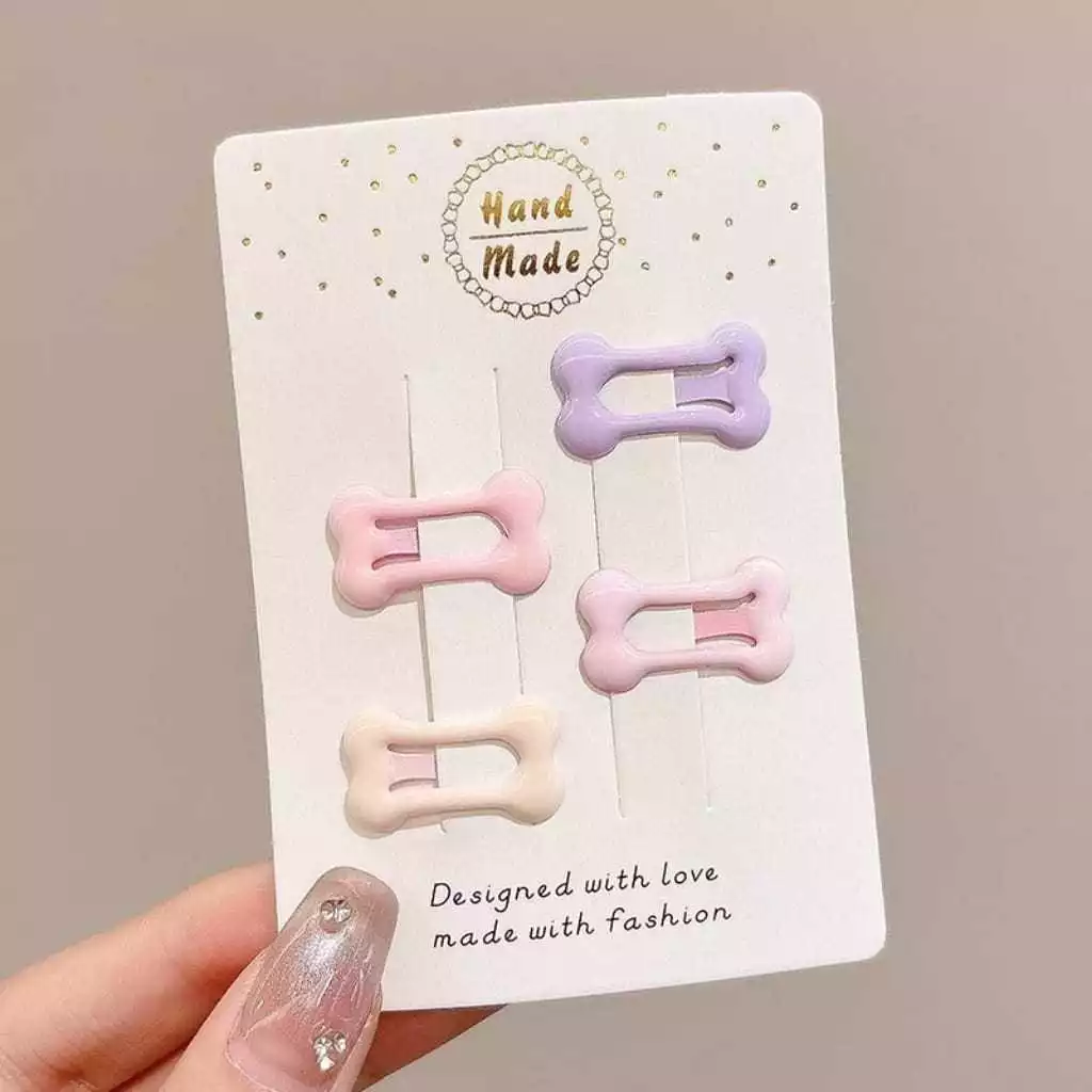 711028_1759813267869 Jepit Rambut Anak Isi 4 Bentuk Lucu Warna Warni Aksesoris Wanita - Tulang - Image 1