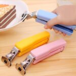 Penjepit Panci Piring 2 PCS Alat Dapur Multifungsi Anti Panas Kuat - Image 6