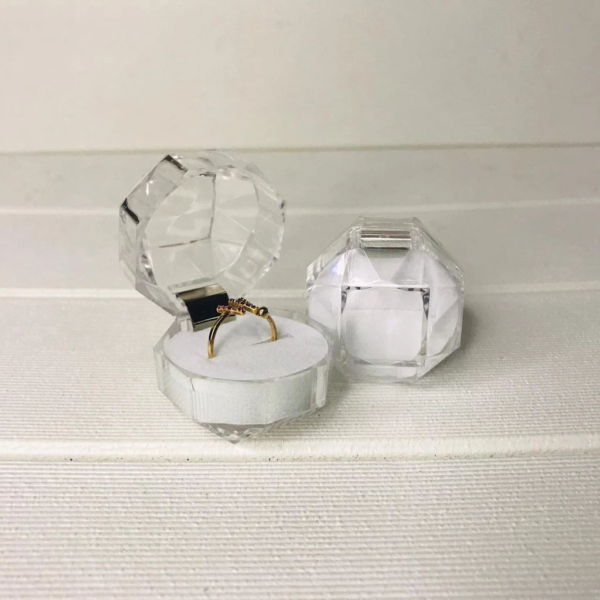 Tempat Cincin Mika Kristal Elegan Wadah Perhiasan Acrylic Unik - Putih