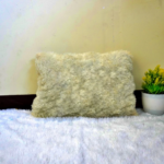 Bantal Sofa Bulu 2 Tampilan Aesthetic Elegan Dekorasi Kamar Ruangan - Krem - Image 4