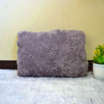 Bantal Sofa Bulu 2 Tampilan Aesthetic Elegan Dekorasi Kamar Ruangan - Abu - Image 4