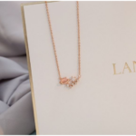 Gelang Titanium Alloy Wanita Korean Style Motif Planet Cantik Elegan - Bintang Pink - Image 7