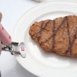 Penjepit Panci Piring 2 PCS Alat Dapur Multifungsi Anti Panas Kuat - Image 4