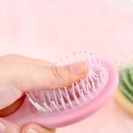 Sisir Anak Kecil Bulat Mini Hair Brush Praktis Dan Nyaman Bagi Sikecil - Putih - Image 9