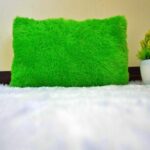 Bantal Sofa Bulu 2 Tampilan Aesthetic Elegan Dekorasi Kamar Ruangan - Hijau