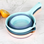 Gayung Mandi Lipat Serbaguna Silikon Portable Efisien Hemat Tempat - Pink - Image 3