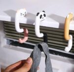 Gantungan Tas Meja Lipat Cantolan Praktis Table Hook Holder Serbaguna - Oren Hitam Rakun - Image 3