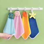 Lap Tangan Handuk Gantung Dengan Motif Karakter 3D - Biru Muda - Image 2