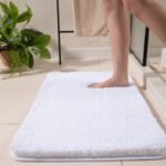 Keset Bulu Lembut Halus Empuk Mudah Dicuci Lucu Aesthetic Menyerap Air - Putih