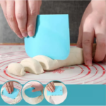 Alat Pemotong Adonan Kue Roti 3 in 1 Scrapper Cutter Berbagai Jenis Kue - Image 4
